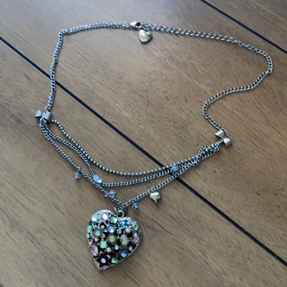 Betsey Johnson heart necklace